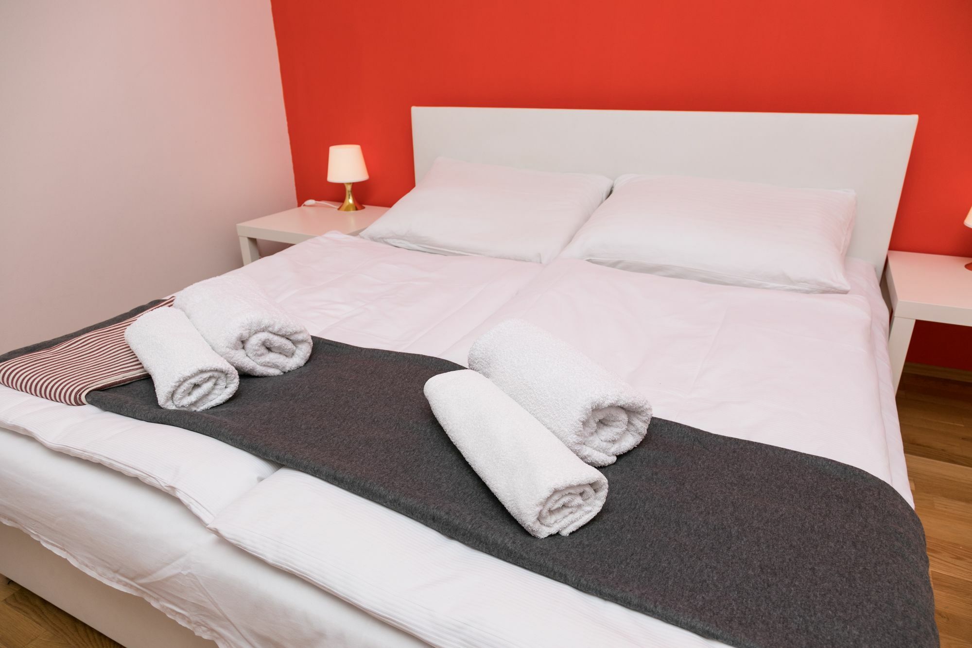 Welcome Charles Bridge Apartments Prag Exteriör bild